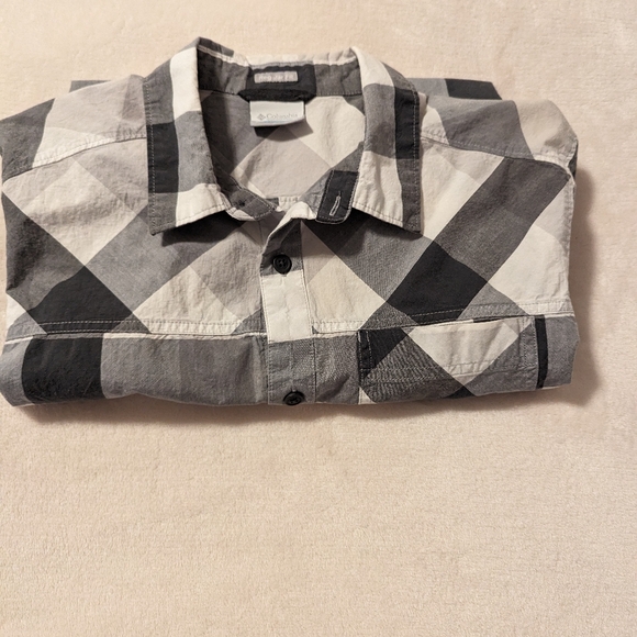3/$15🧡 Columbia Women's Button Down Short Sleeve Top - Picture 8 of 10